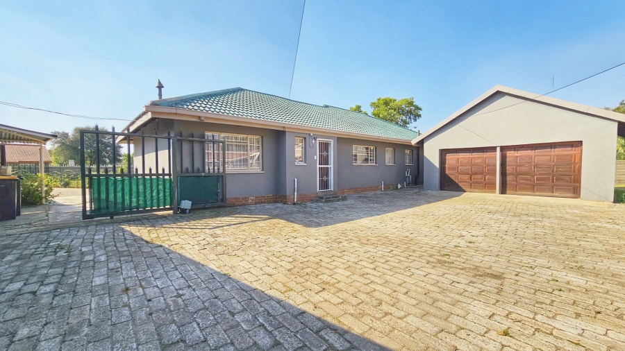 4 Bedroom Property for Sale in Vaalpark Free State